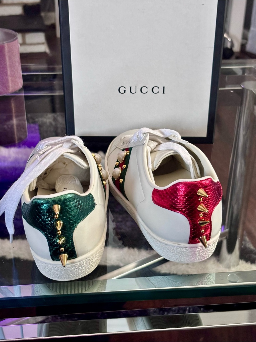 Gucci White Leather Sneakers with Green-Red Web and Pearl Embellishments - Picture 2 of 3